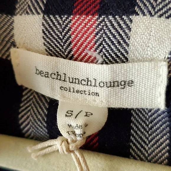 Unworn beachlunchlounge Long Sleeve Button - Picture 2 of 3
